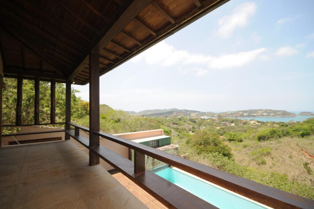 MASTER-ROOM-VISTA-BALCON-BLUEBERRY-BEACH-HOUSE-VSTA-BUZIOS-scaled