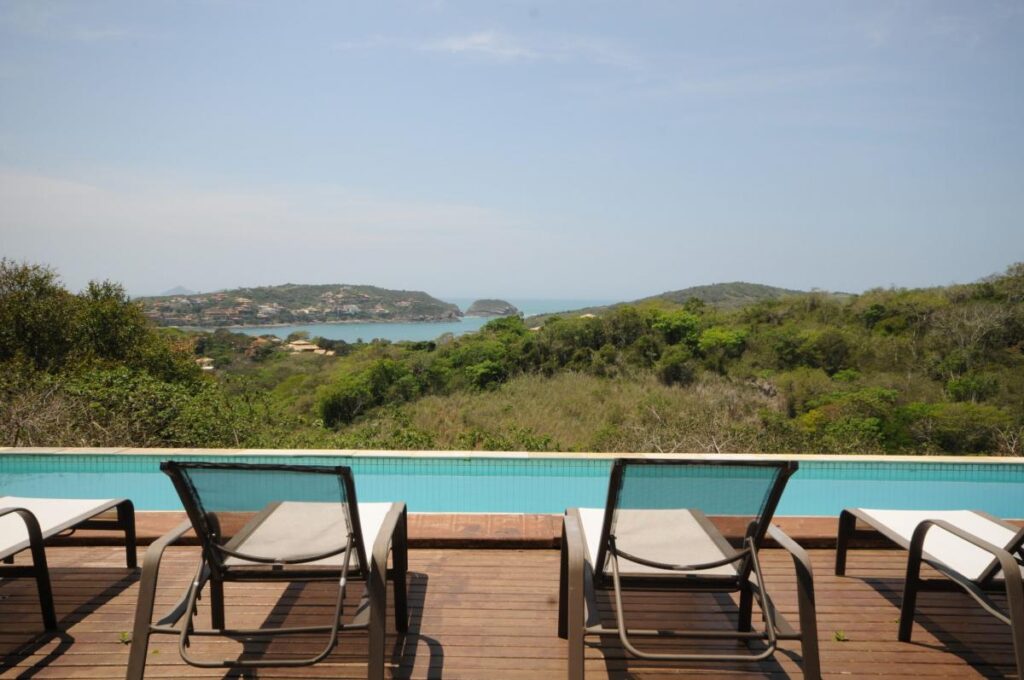 PISCINA-BLUEBERRY-BEACH-HOUSE-BUZIOS-scaled